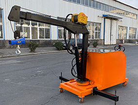 如何检查悬臂起重机超载保护装置是否符合要求？